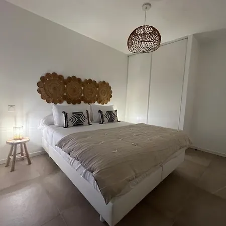 Willa Les Lodges De St Brice Ares